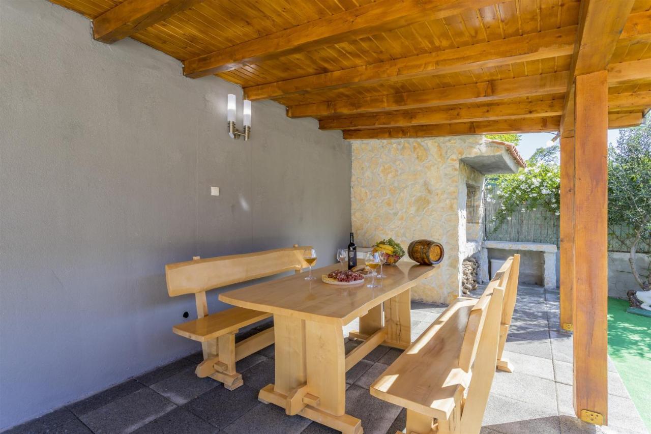 Holiday Home Dijamant Kučiće 外观 照片